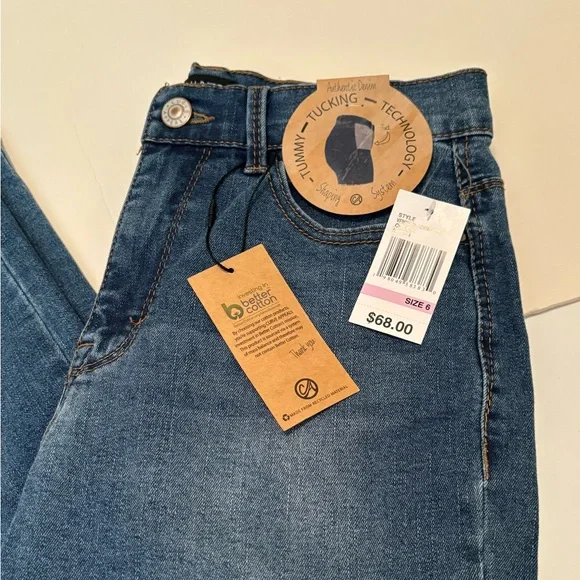 CURVE APPEAL High Rise Kick Flare Ankle Jeans Size 6 **NEW** - Picture 2 of 5